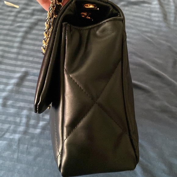 Greek calf quilted leather bag with gold chains - Picture 10 of 11